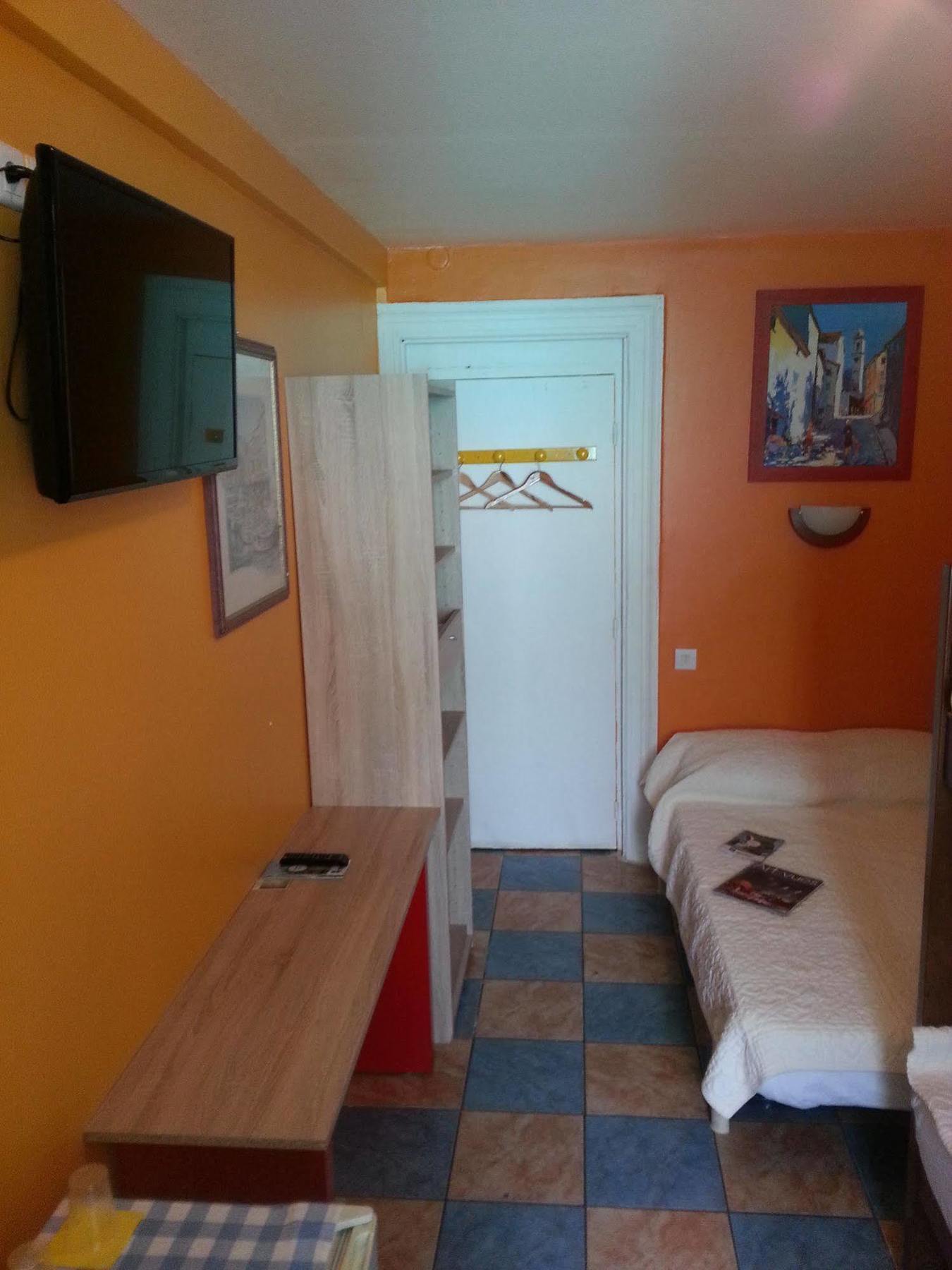 Hotel Des Voyageurs Montpellier Extérieur photo