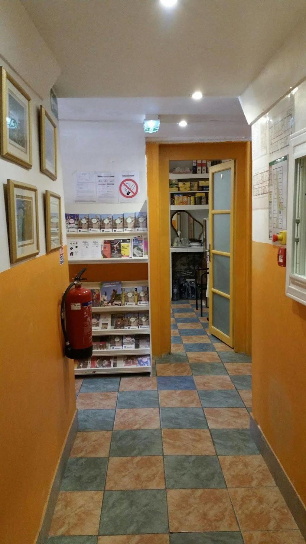 Hotel Des Voyageurs Montpellier Extérieur photo